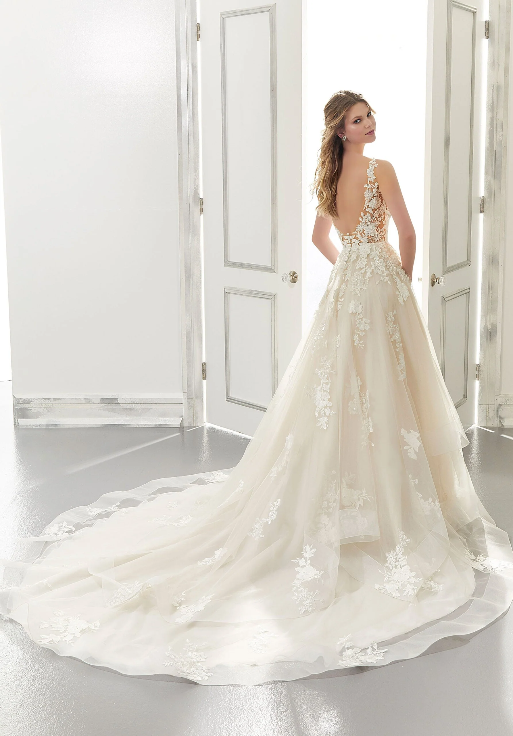 Audrey Wedding Dress - Image 3