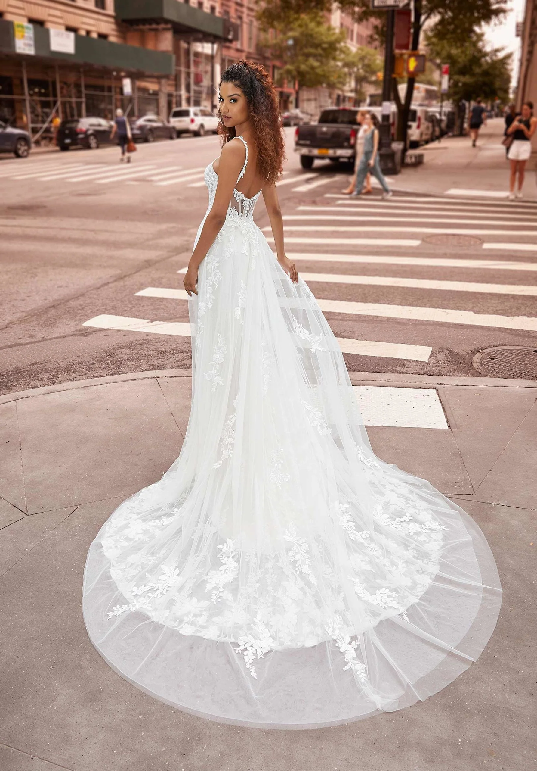 Joy Wedding Dress - Image 6