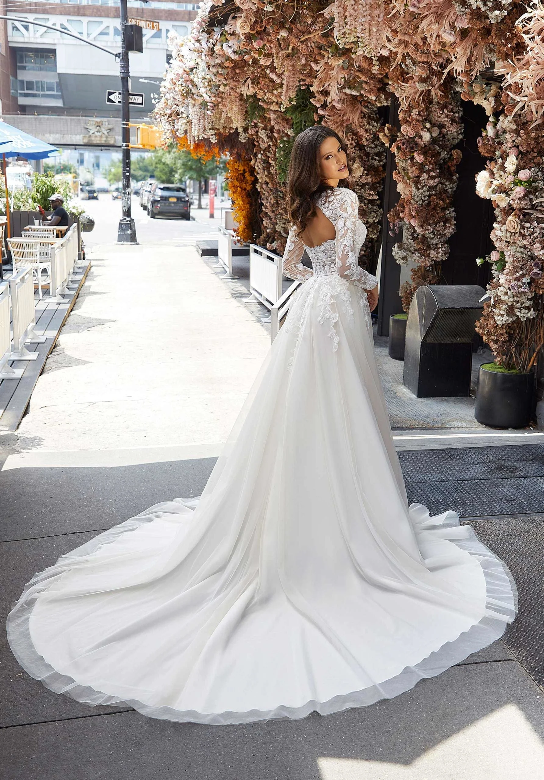 Judith Wedding Dress - Image 5