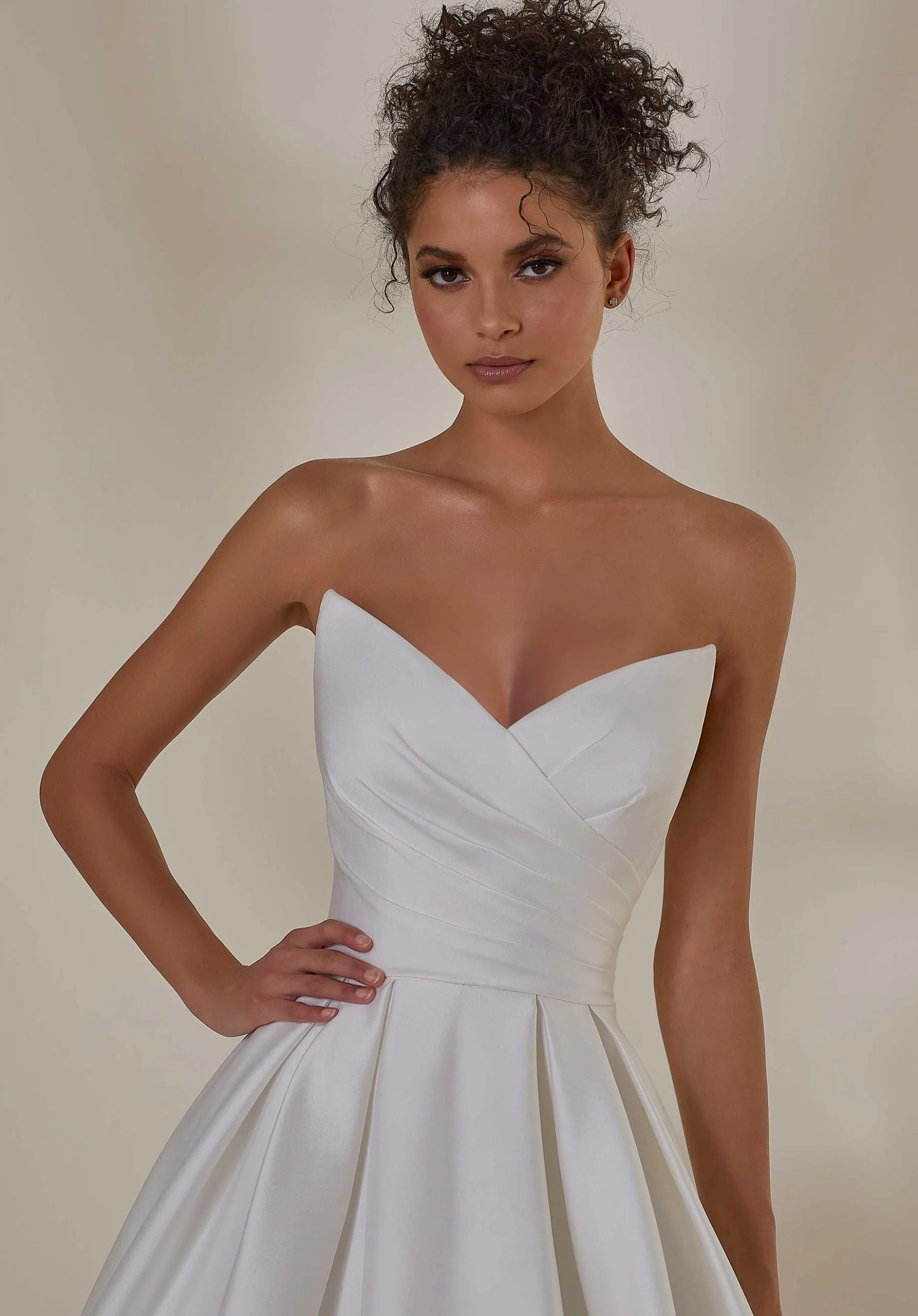 Martina Wedding Dress - Image 6