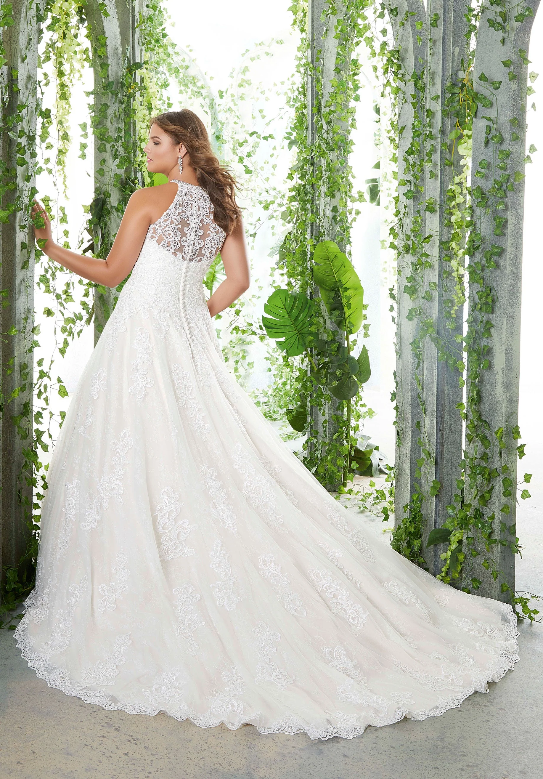 Perla Plus Size Wedding Dress - Image 3