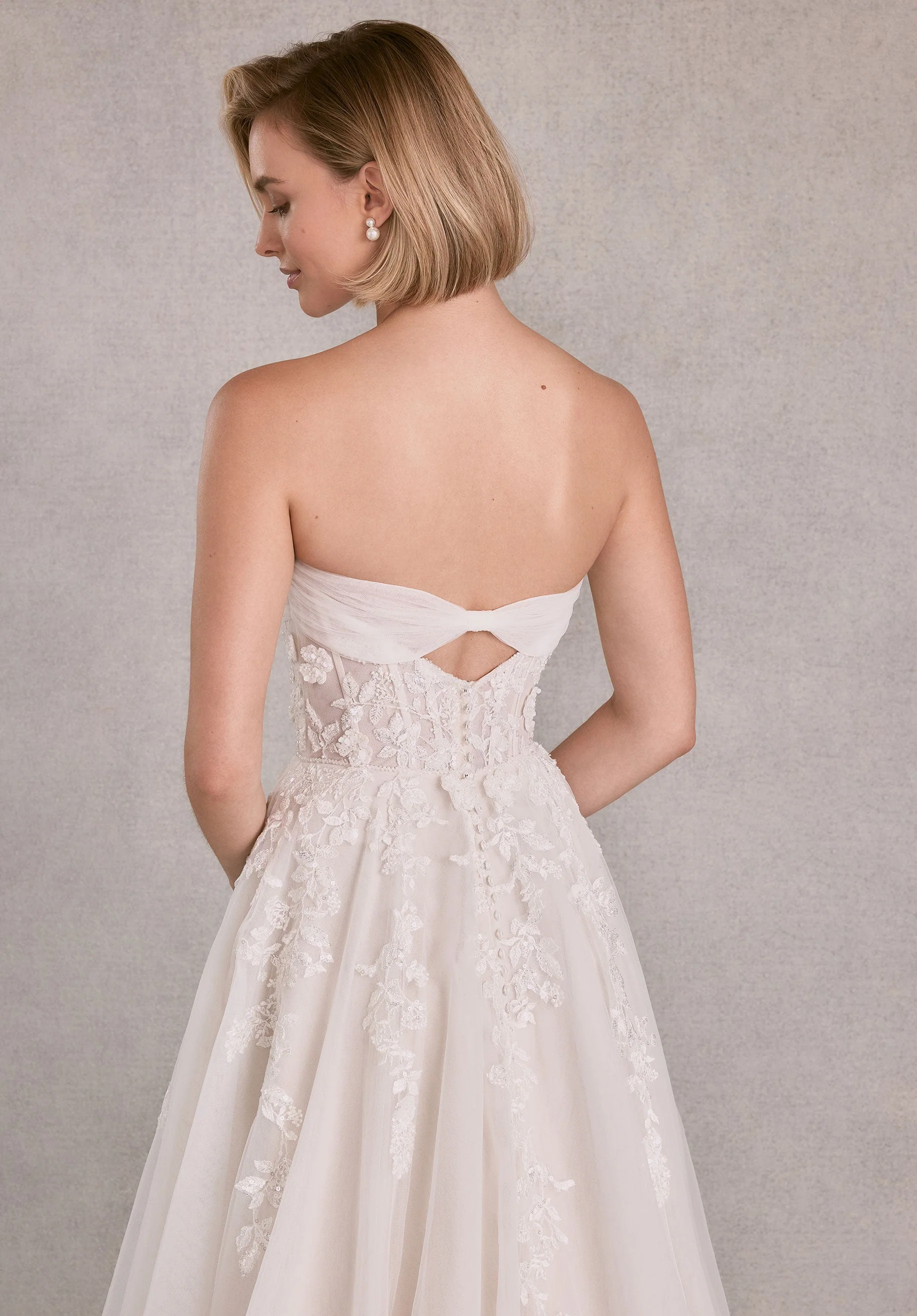 Saga Wedding Dress - Image 4