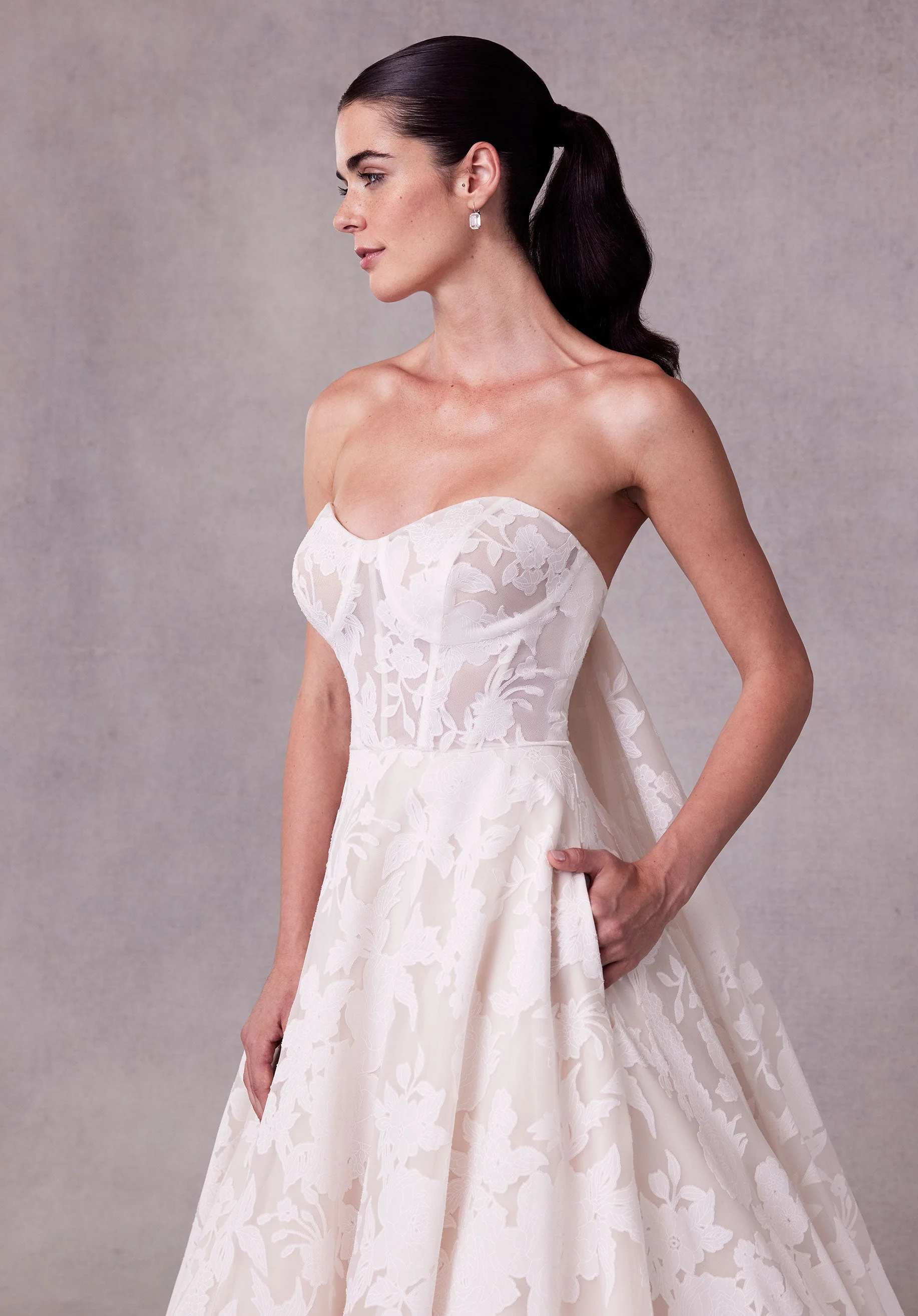Saige Wedding Dress - Image 5
