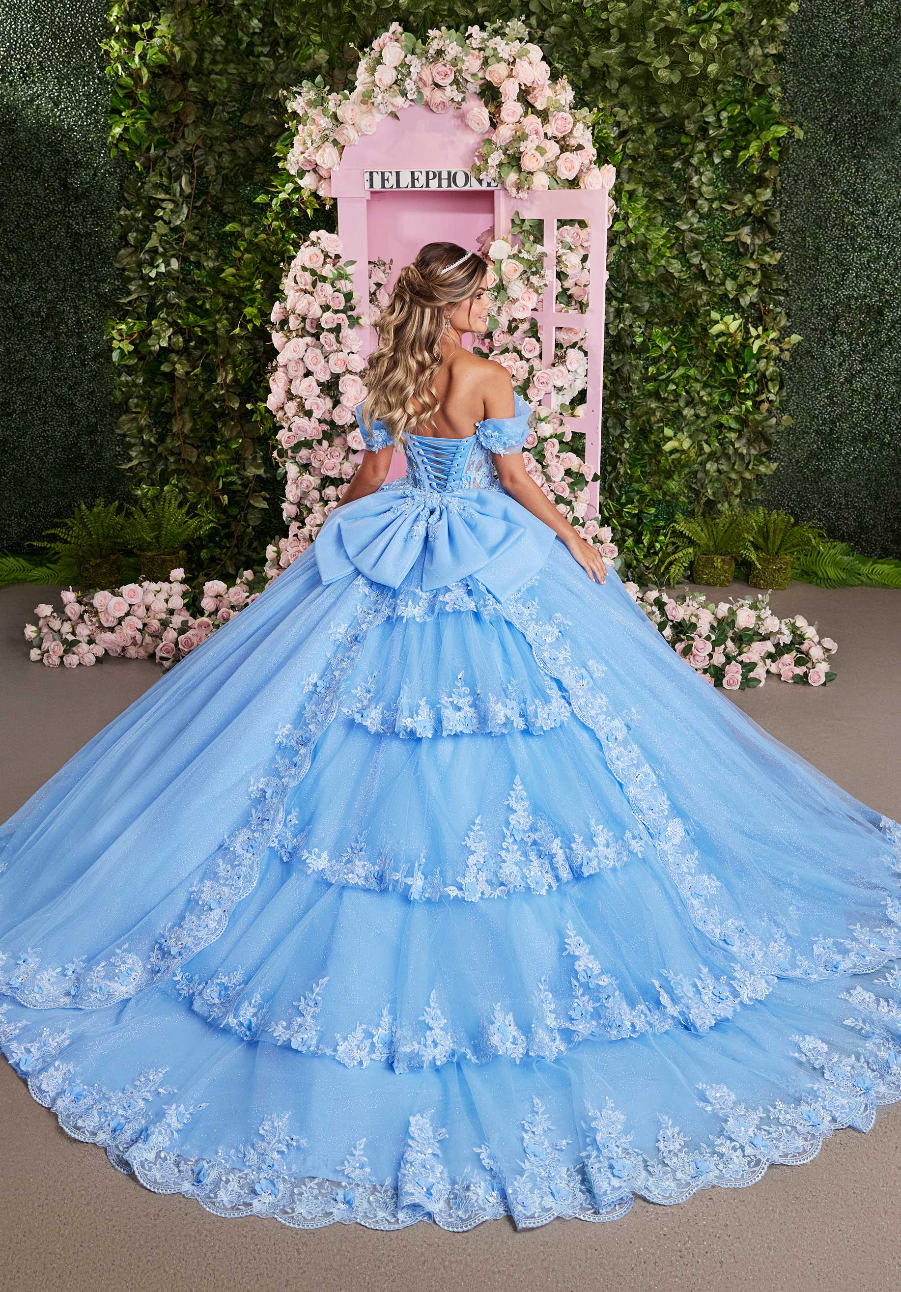 Sheer Sweetheart Quinceañera Dress with Split Skirt and Tiered Back - Image 10