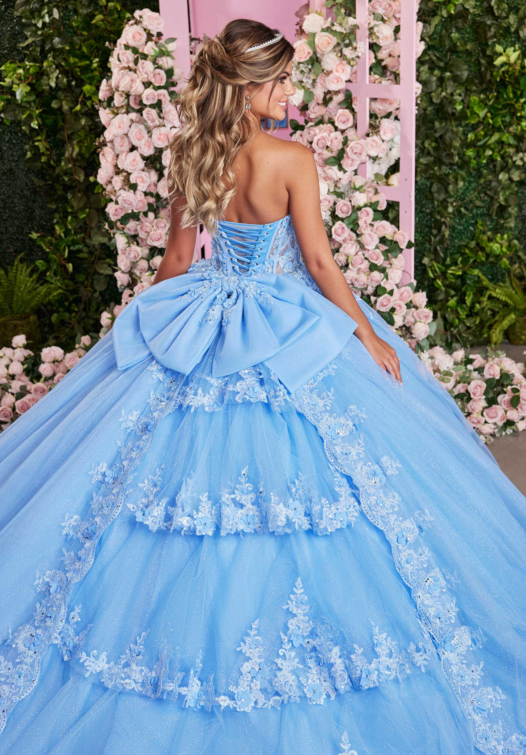 Sheer Sweetheart Quinceañera Dress with Split Skirt and Tiered Back - Image 12